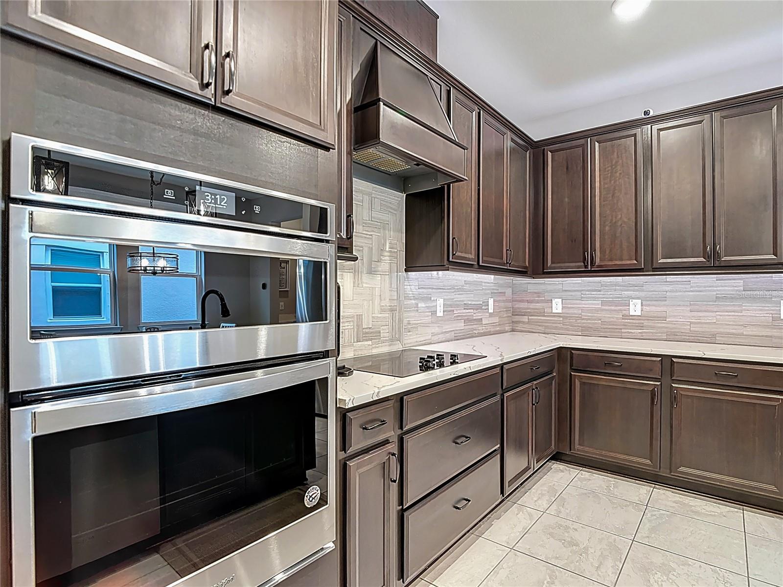 KEMERTON PLACE - Residential