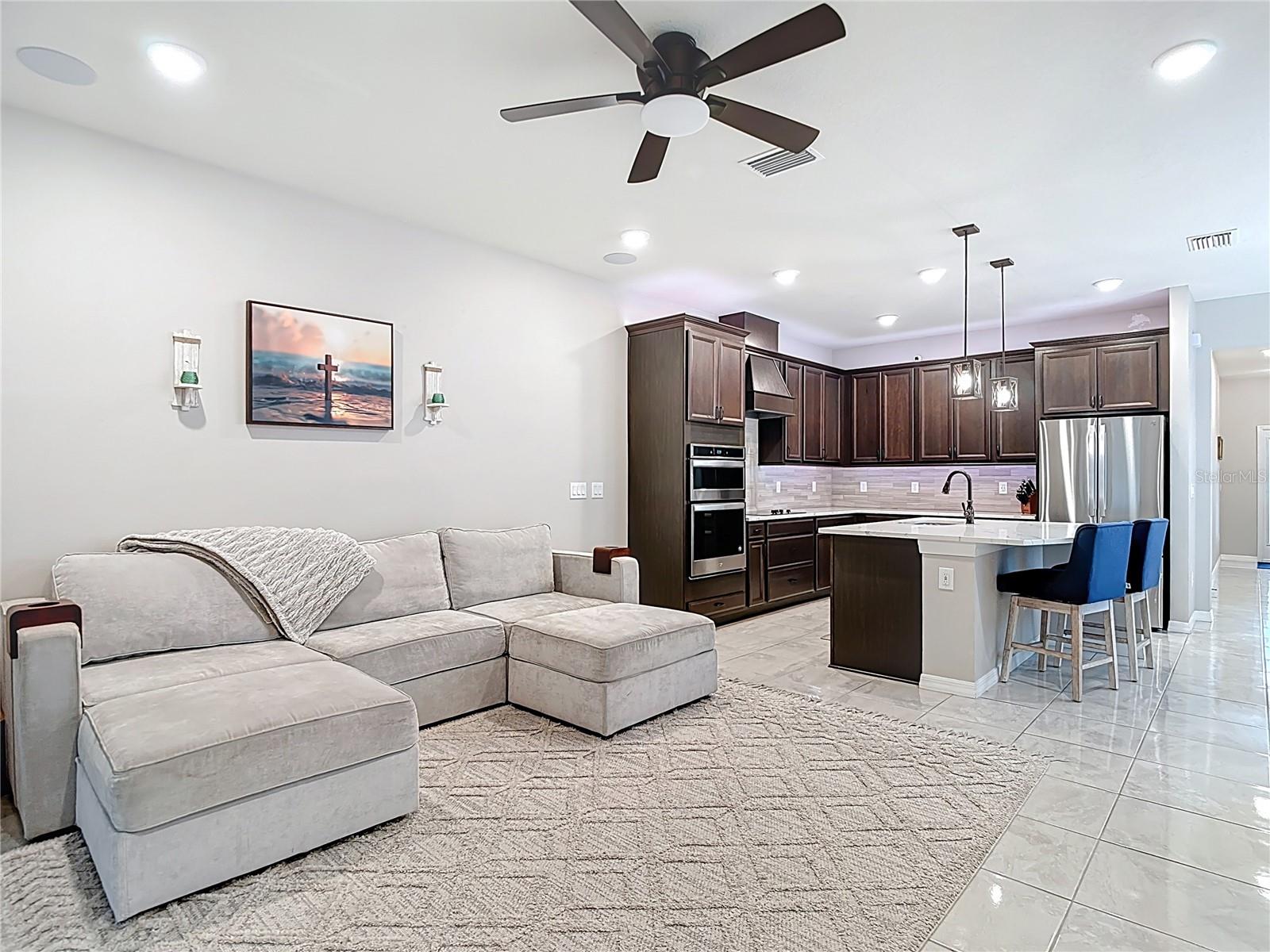 KEMERTON PLACE - Residential