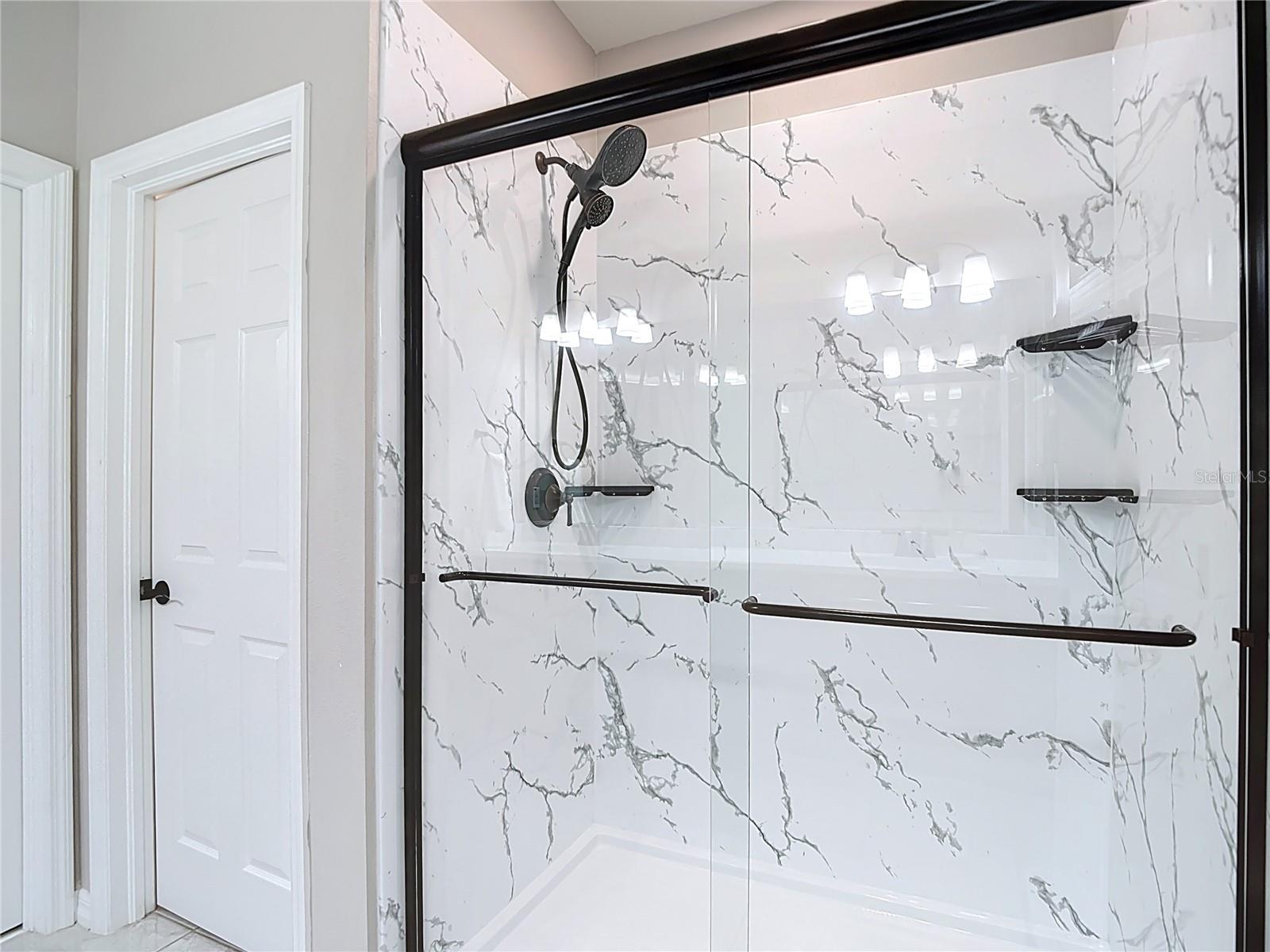 KEMERTON PLACE - Residential