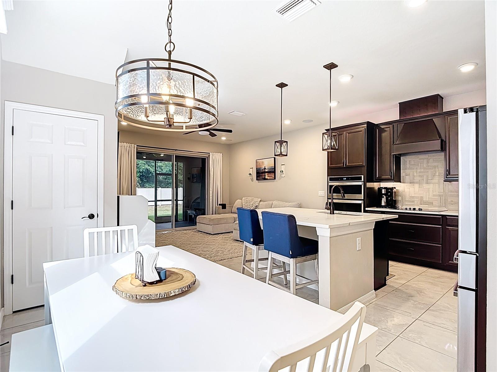 KEMERTON PLACE - Residential