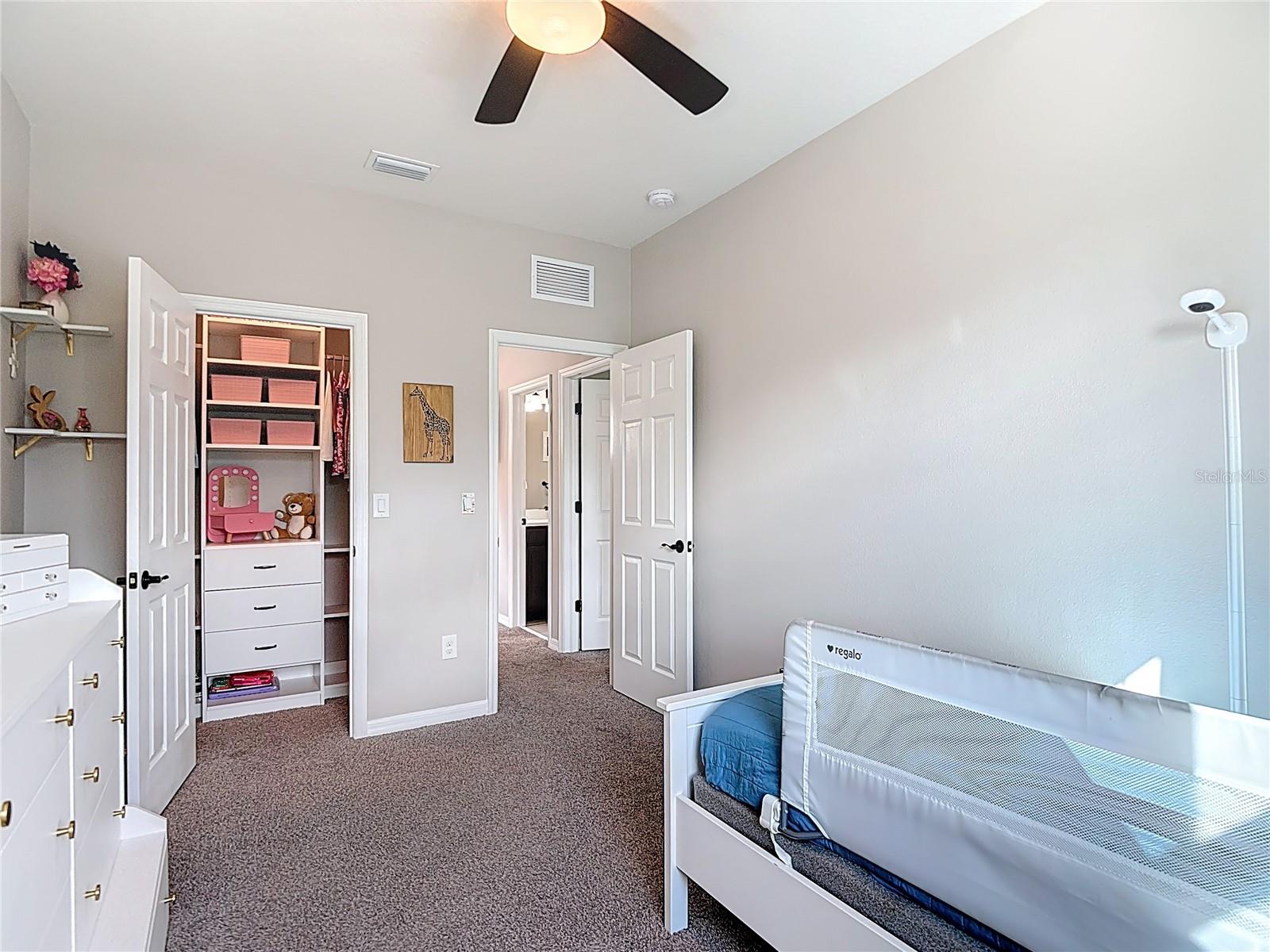 KEMERTON PLACE - Residential