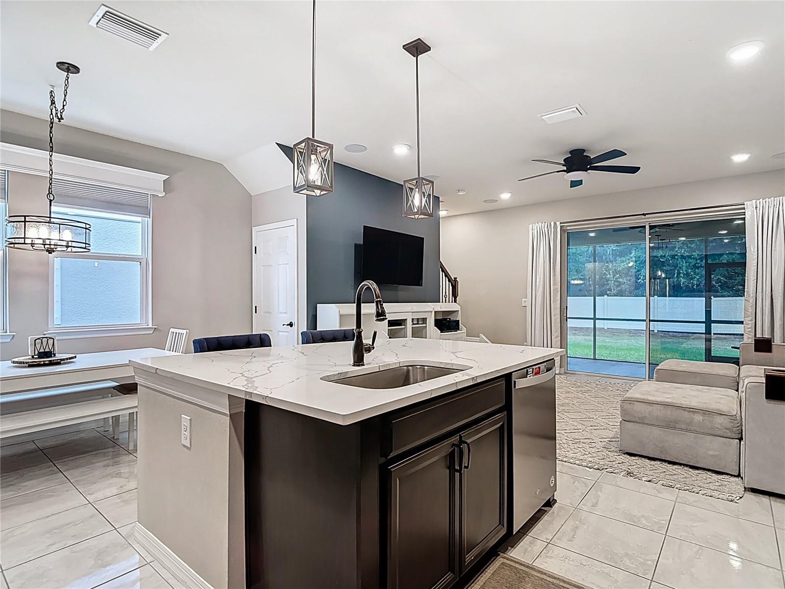 KEMERTON PLACE - Residential