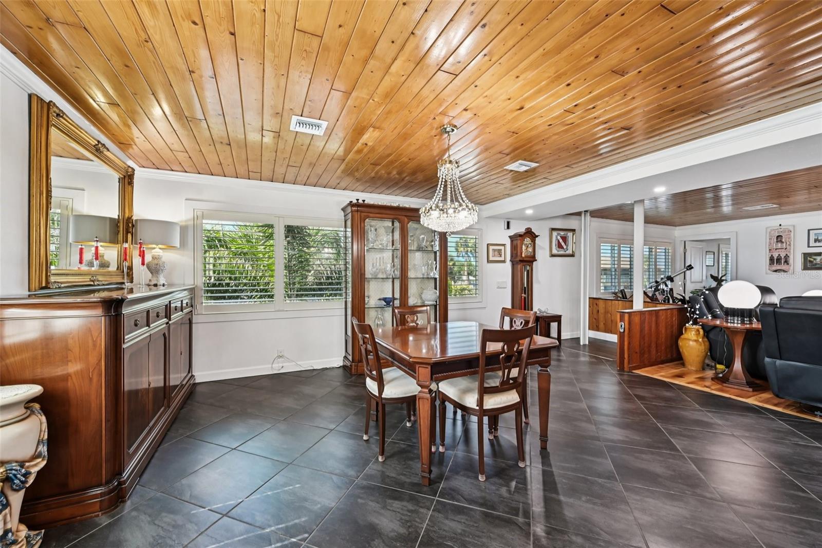 PALM POINT - Residential