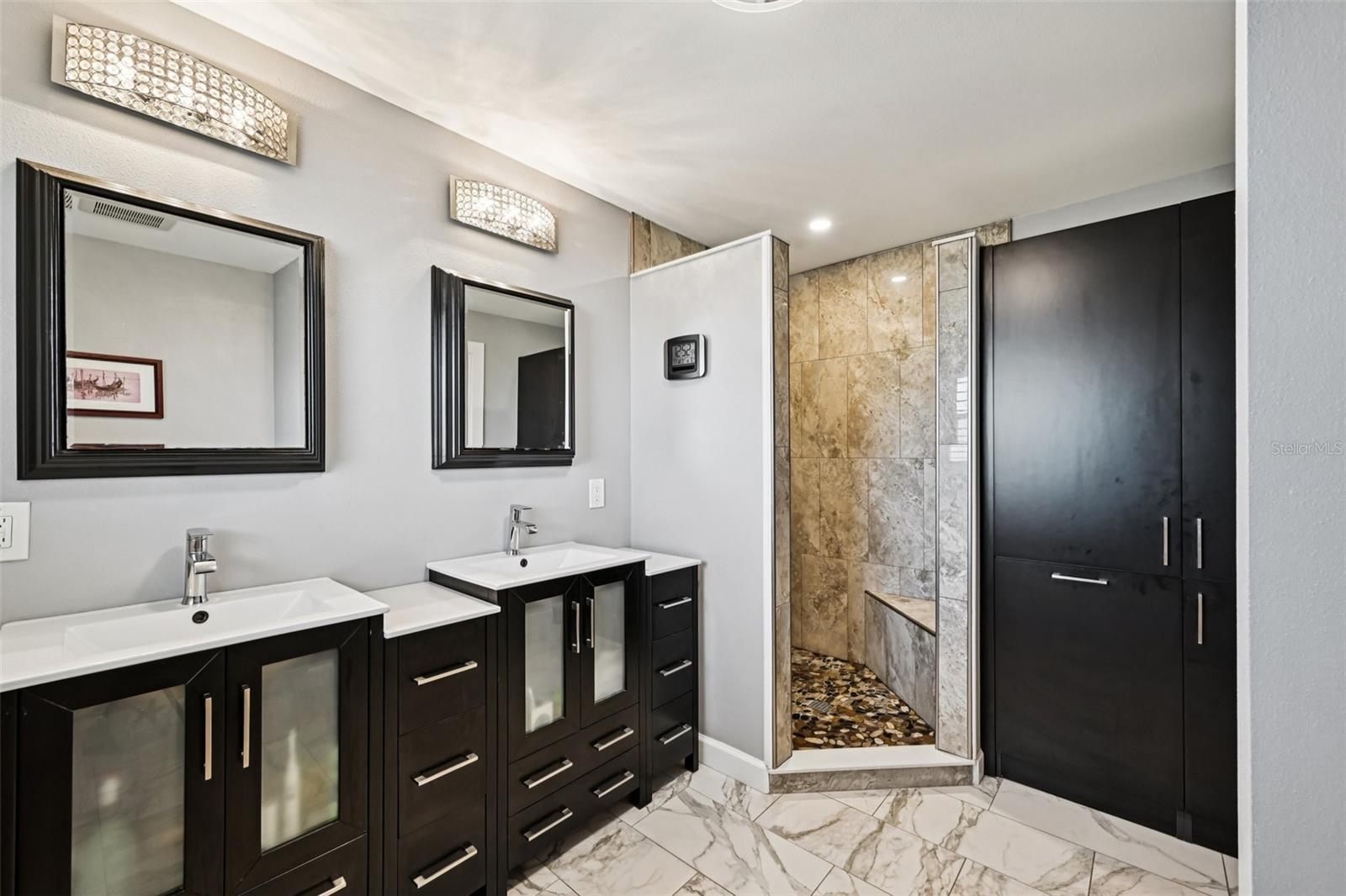 PALM POINT - Residential