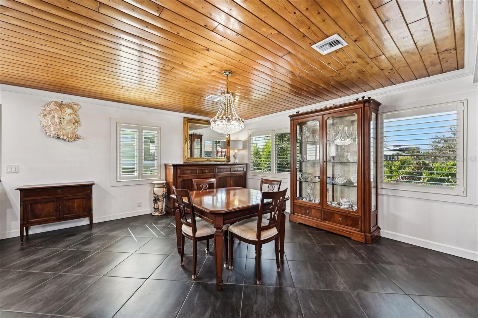 PALM POINT - Residential