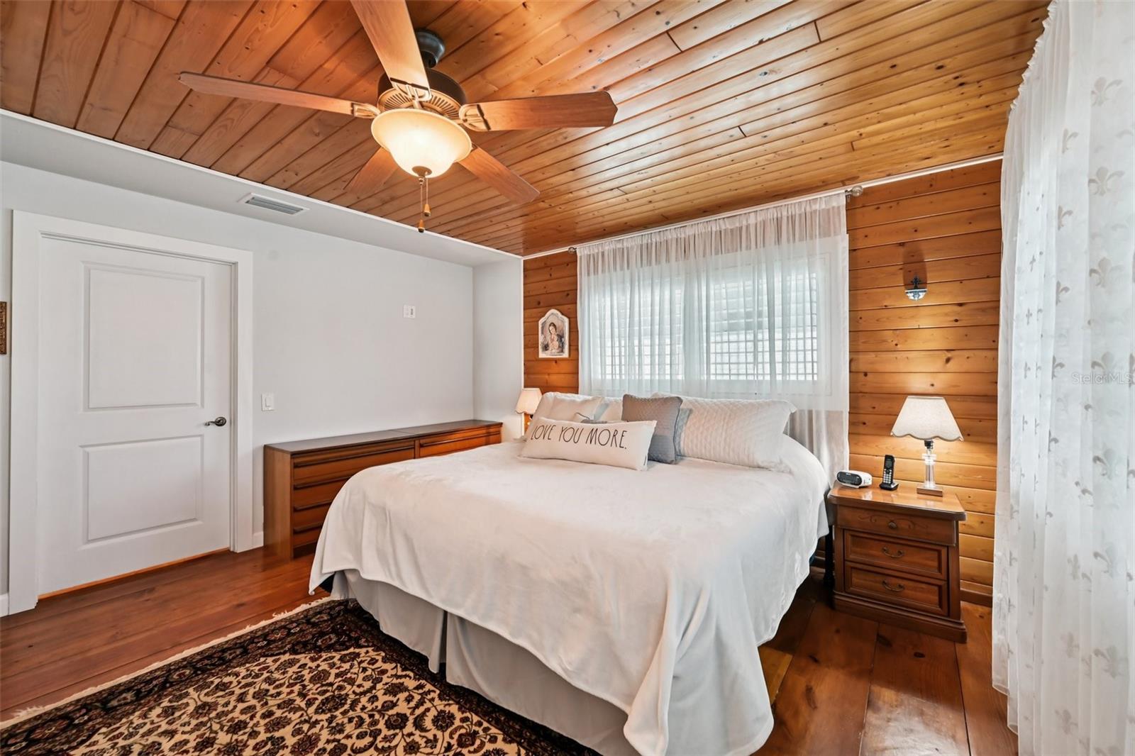 PALM POINT - Residential