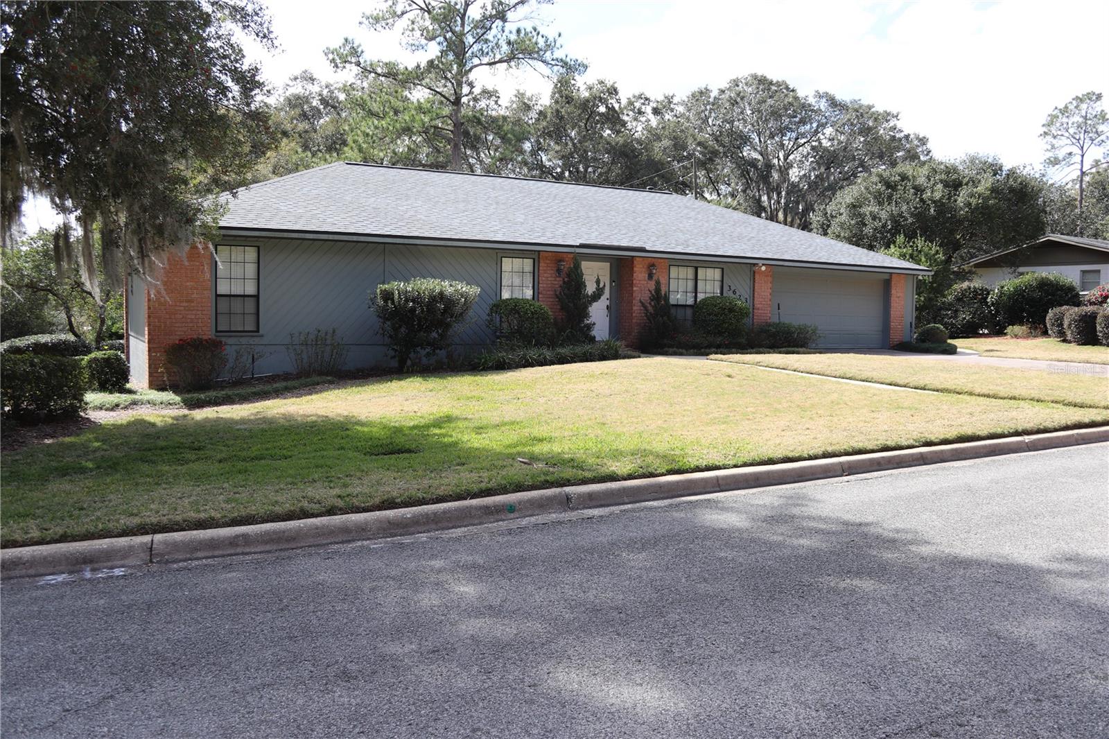Spacious 3 bedroom 2.5 bath home in excellent location and condition. Roof replaced in 2022. Large screen porch with sun shades.