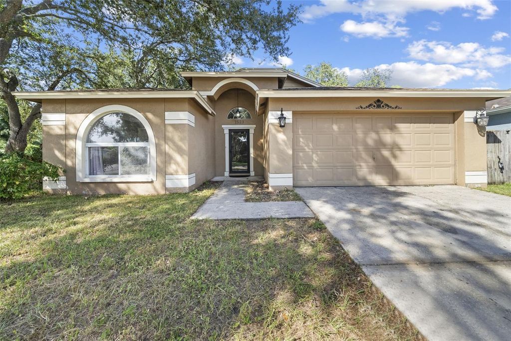 Photo of 1523 Vernon Court, Brandon, FL 33511 (MLS # O6346572)