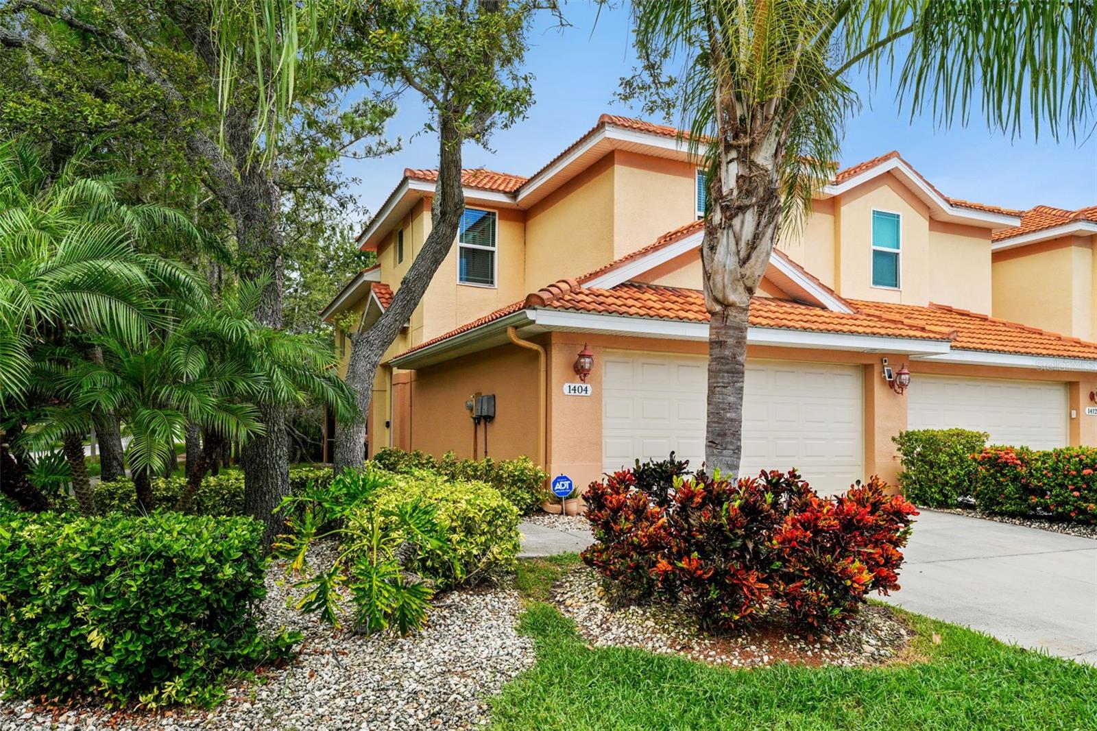 Luxury Corner Townhome with First-Floor Primary Suite
Experience refined living in this stunning corner-unit townhome, perfectly located near the Palm Harbor border in Tarpon Springs. Available December 1st, this exceptional rental offers the perfect blend of comfort, elegance, and convenience.
Step inside and be welcomed by soaring ceilings and an abundance of natural light, creating a sense of openness that feels larger than you could imagine. The first-floor primary suite provides effortless living with a beautifully designed en-suite bathroom and a custom built-in closet for all your storage needs.
The open-concept kitchen is a true centerpiece, featuring an oversized island, a stylish dry bar area, and all stainless-steel appliances including a convection oven. This modern layout makes entertaining effortless and everyday living a delight.
Upstairs, you’ll find two spacious bedrooms and a versatile loft, ideal for a game room, home office, or cozy movie nights. Off the Large Family Room with Electric shades for privacy, a screened-in porch overlooks mature landscaping and a peaceful pond, providing the perfect setting to enjoy your morning coffee in complete serenity.
Additional features include an electric car hookup, security system, cable service, and a full-size washer and dryer—all included for your convenience. Exterior maintenance and trash service are also taken care of, so you can enjoy a truly carefree lifestyle.
Located just minutes from the vibrant charm of Downtown Tarpon Springs and the world-class Innisbrook Golf Club, this home offers easy access to everything you need. Take a short golf cart ride to local dining and shops or spend the day at Sunset Beach Park for a relaxing beach escape or Play Golf at Tarpon Springs Golf Course just blocks away. With no rear neighbors and lush surroundings, this townhome offers privacy and lifestyle in a prime location.