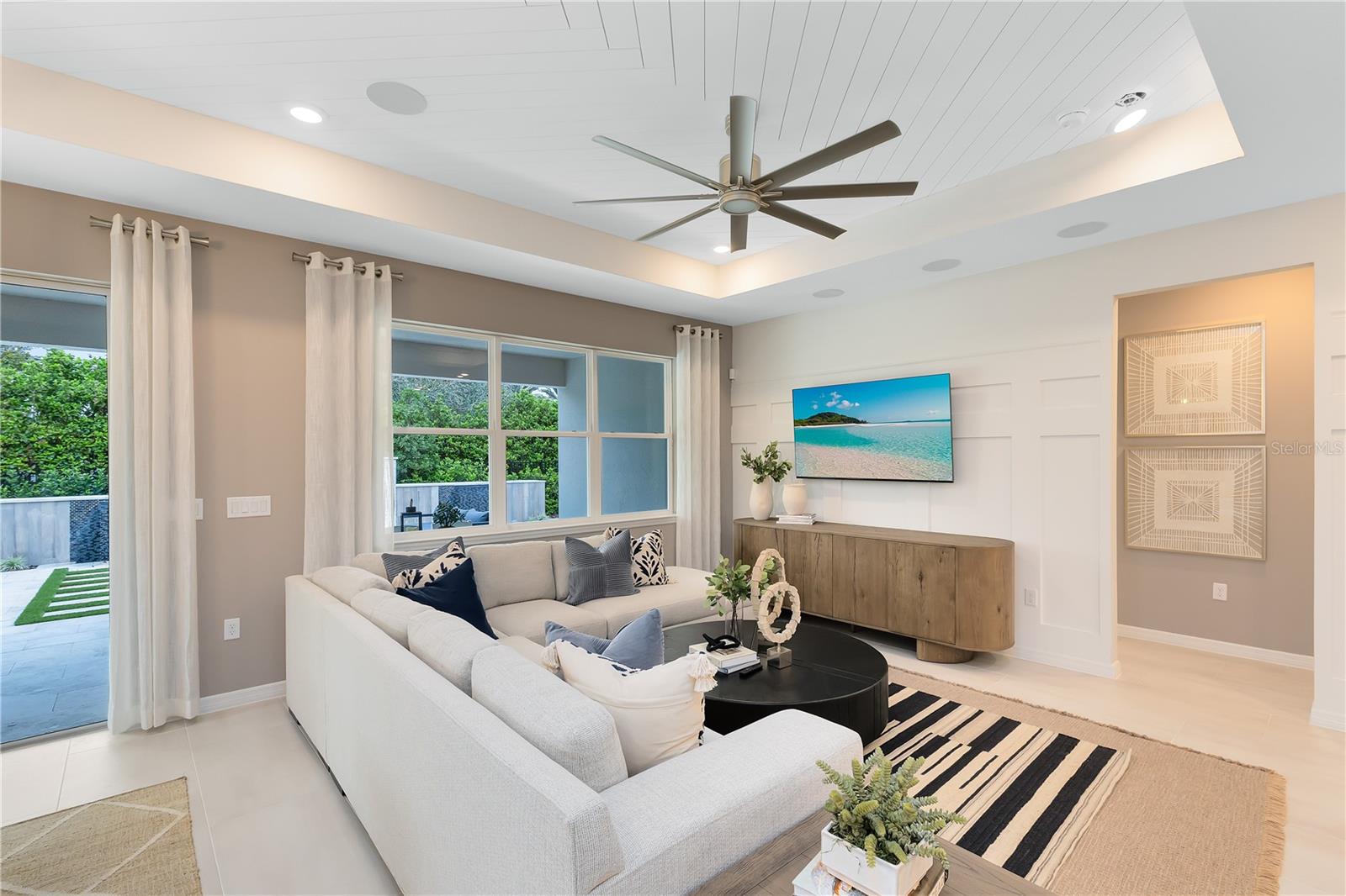 DEL WEBB TWIN LAKES - Residential