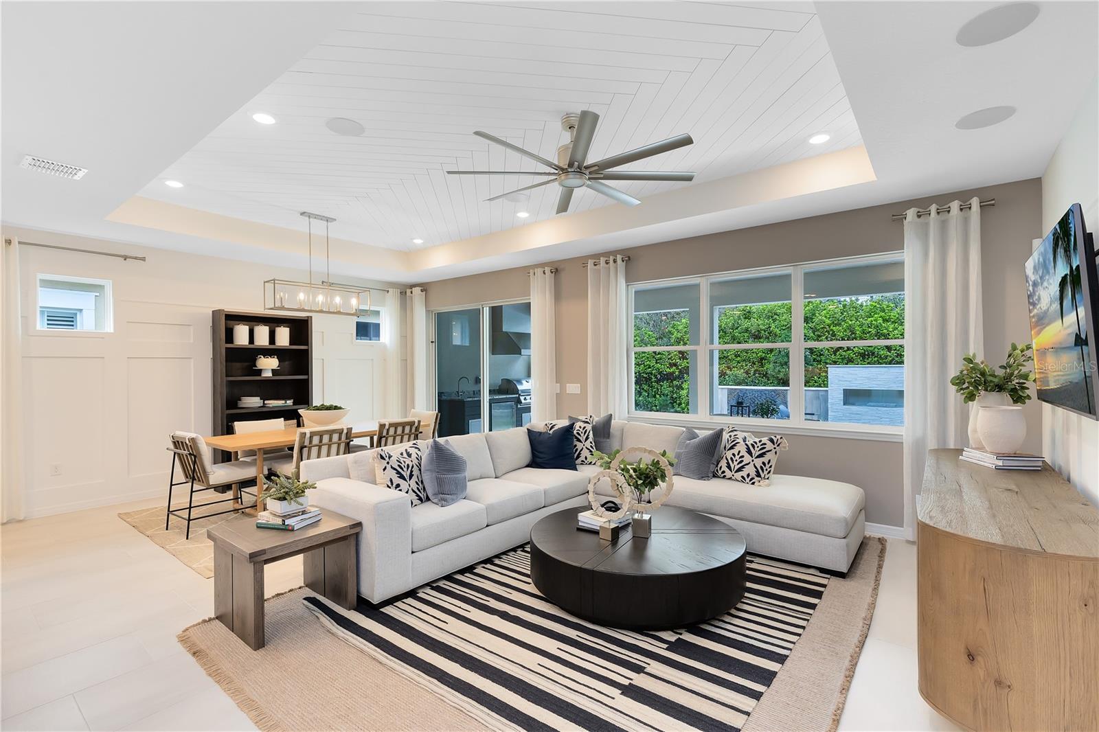 DEL WEBB TWIN LAKES - Residential