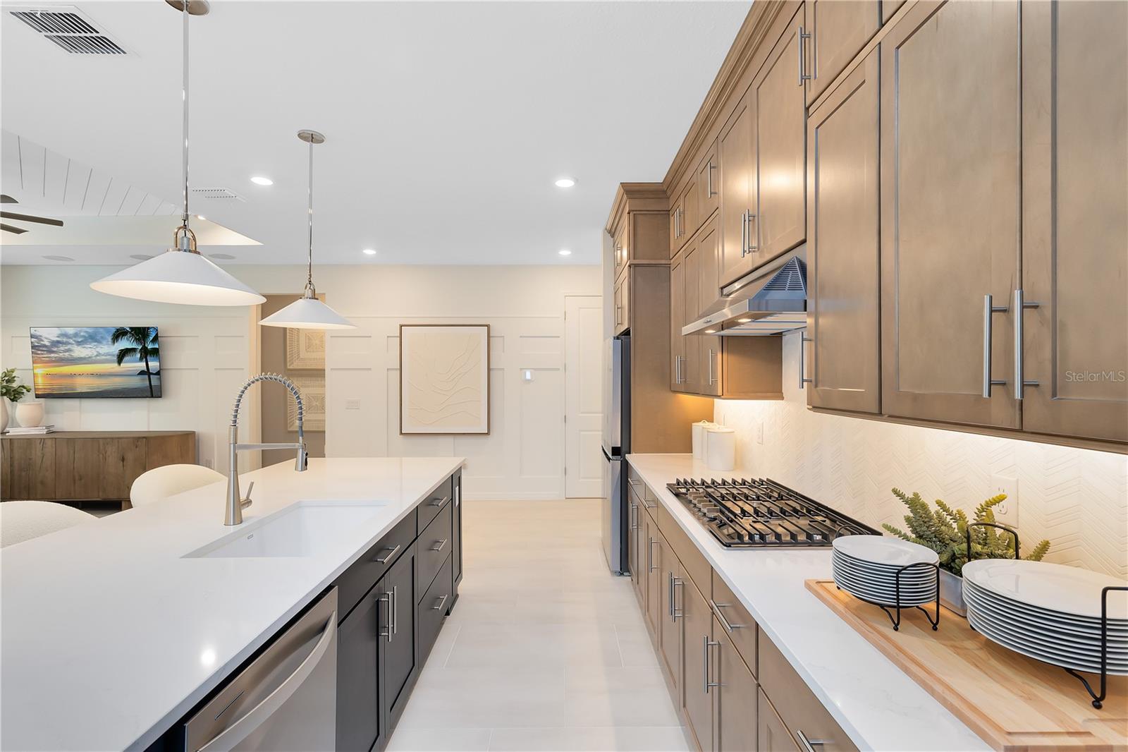 DEL WEBB TWIN LAKES - Residential