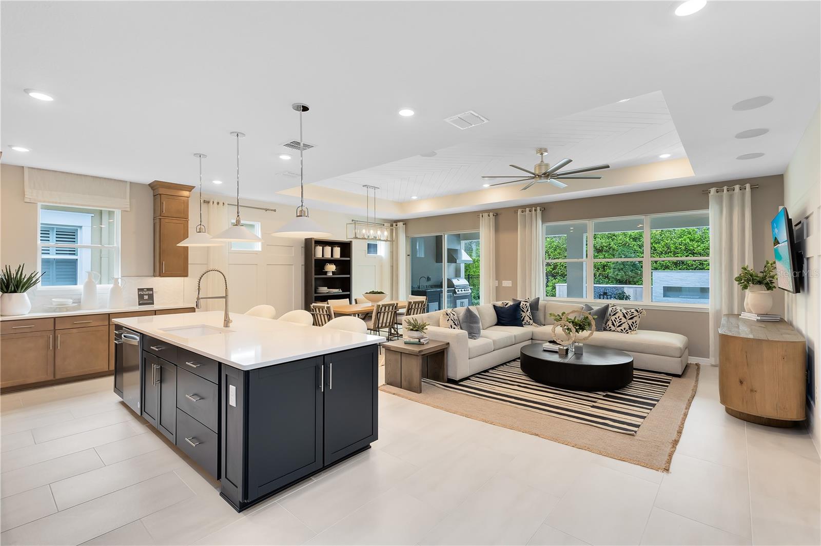 DEL WEBB TWIN LAKES - Residential