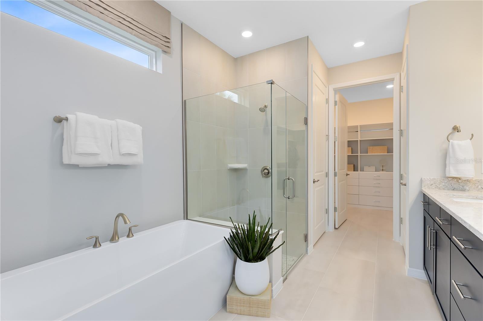 DEL WEBB TWIN LAKES - Residential