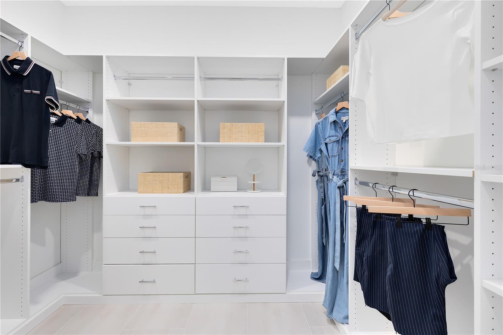 DEL WEBB TWIN LAKES - Residential