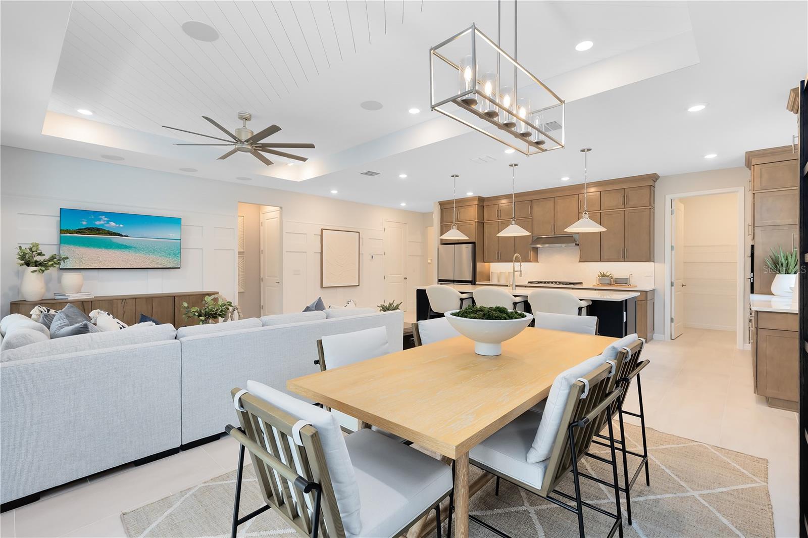 DEL WEBB TWIN LAKES - Residential