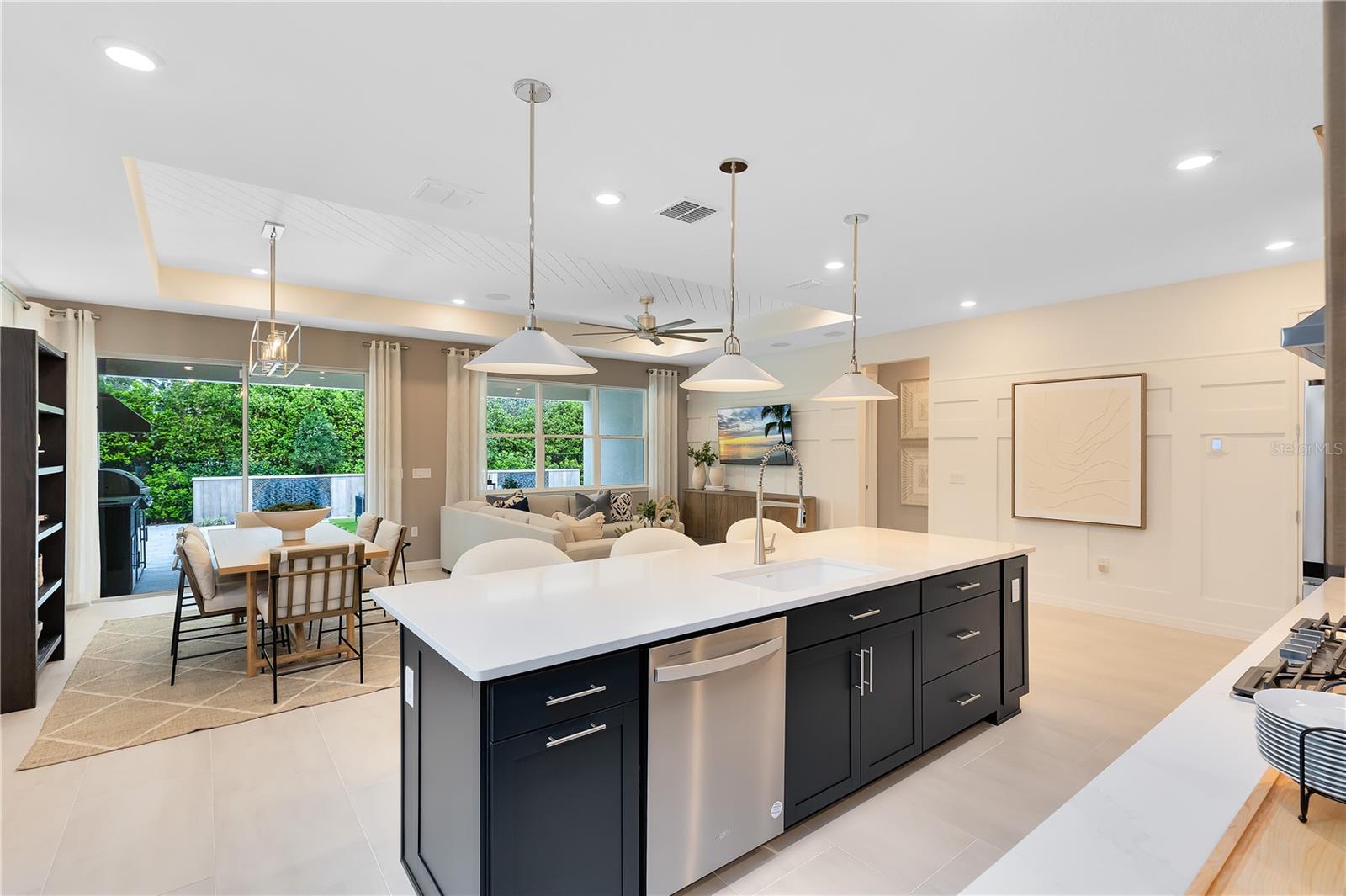 DEL WEBB TWIN LAKES - Residential