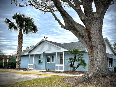 A home in LAKELAND