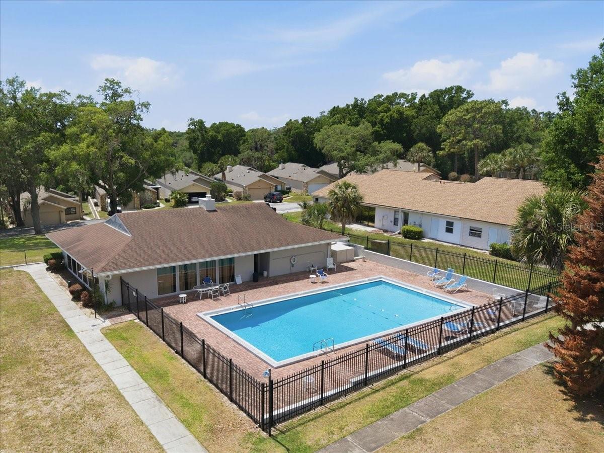 ERROL OAKS CONDO 01 - Residential