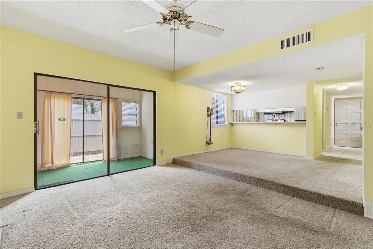ERROL OAKS CONDO 01 - Residential