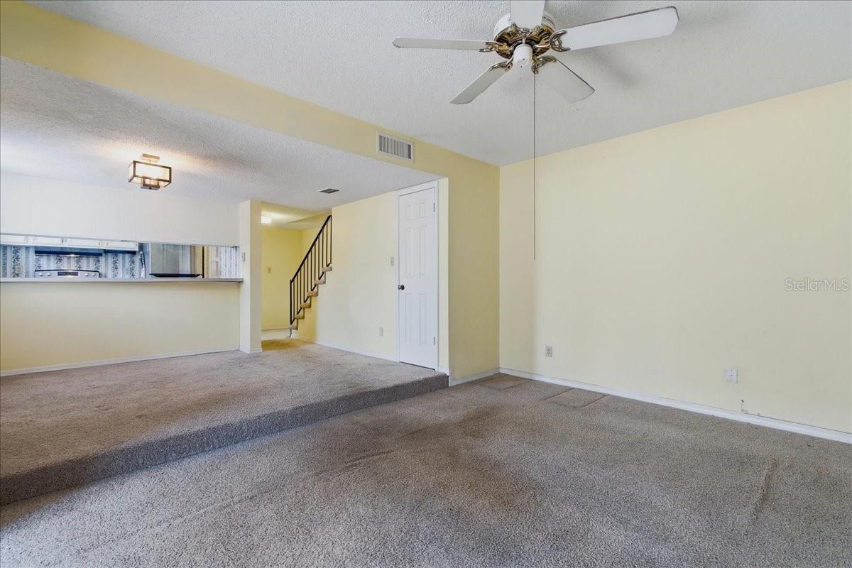 ERROL OAKS CONDO 01 - Residential