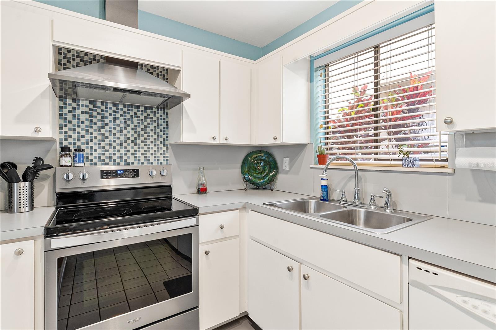 WATERWOOD TWNHS SUB - Residential