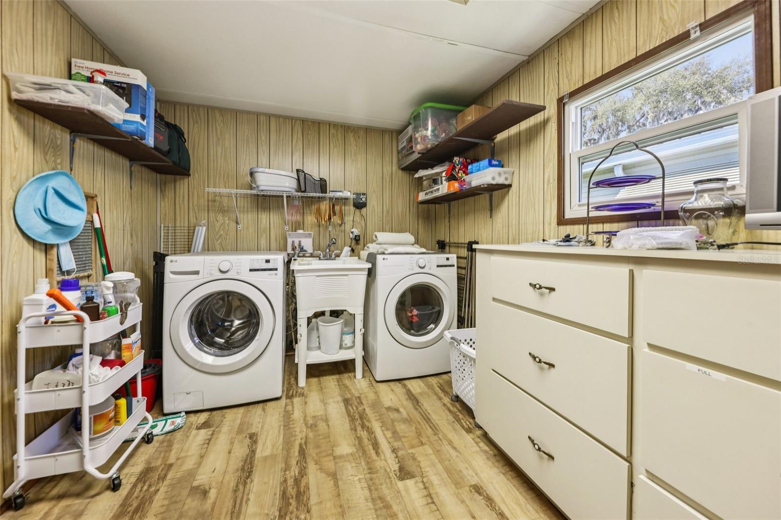 HAWTHORNE AT LEESBURG A COOP - Residential