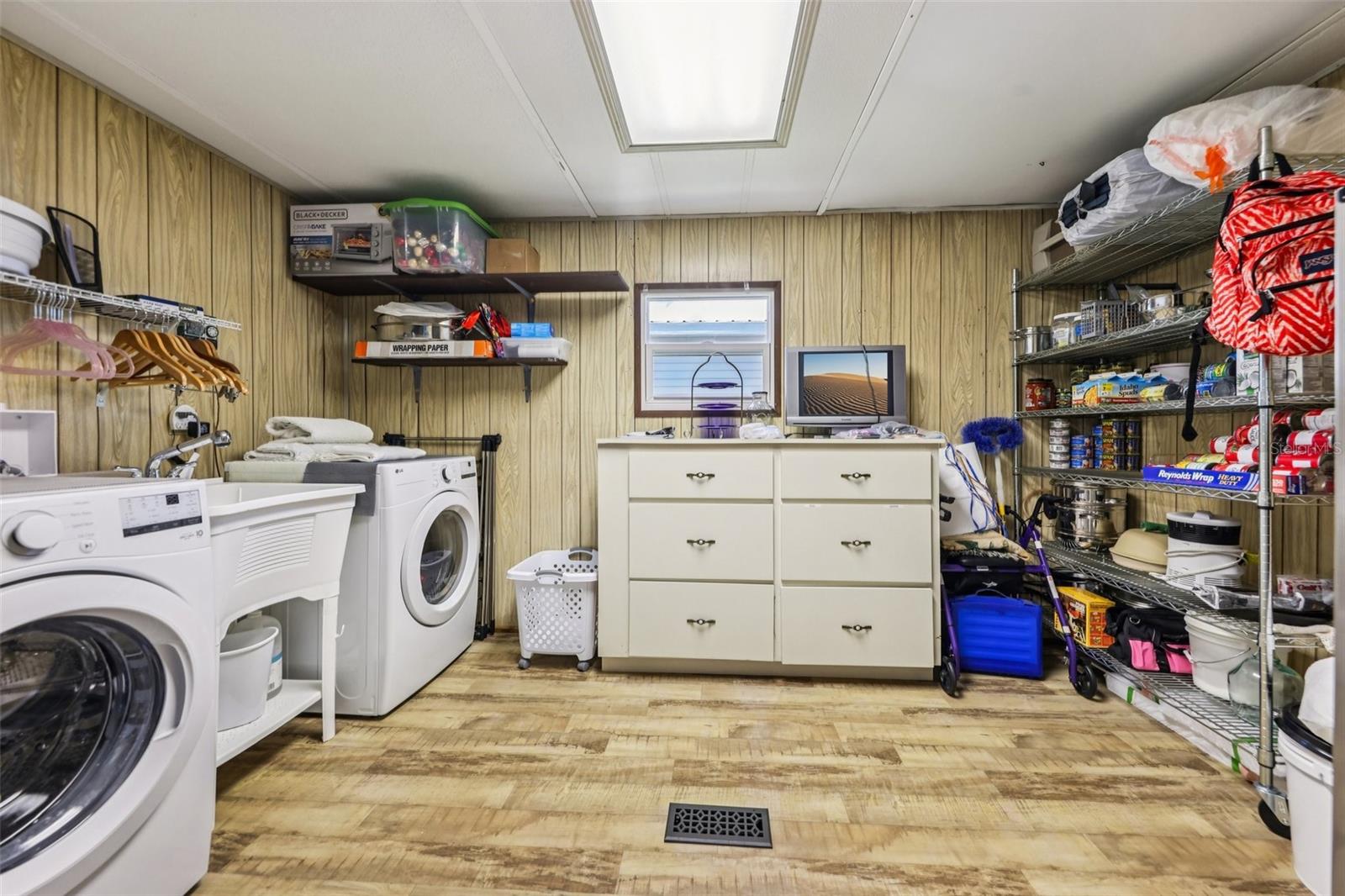 HAWTHORNE AT LEESBURG A COOP - Residential