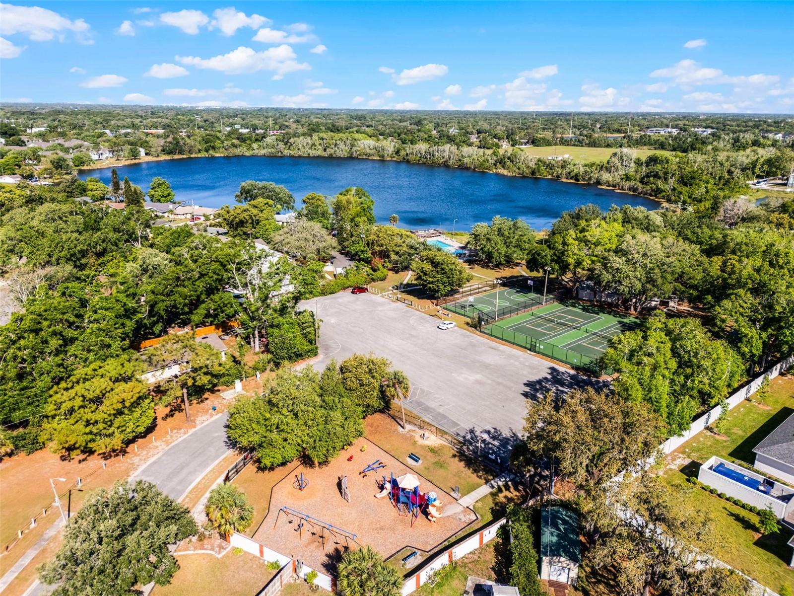 KINGSWOOD MANOR 1ST ADD - Residential