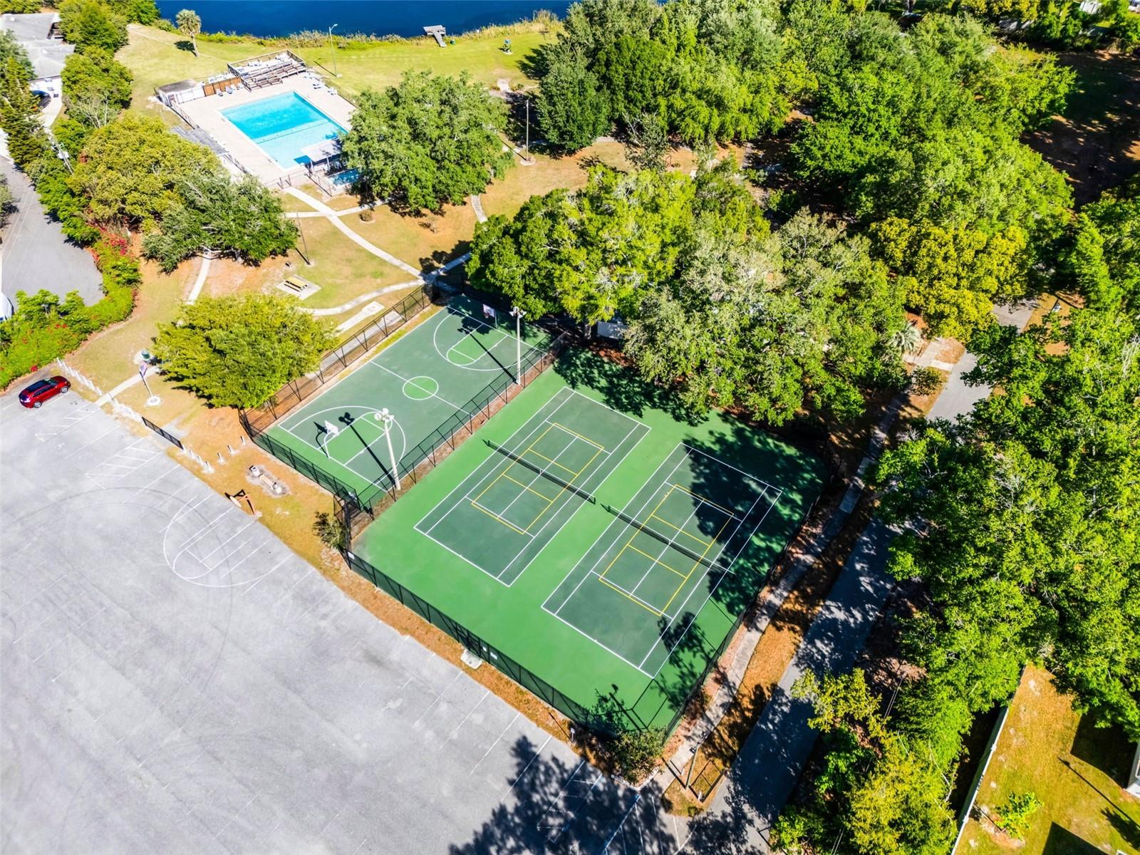 KINGSWOOD MANOR 1ST ADD - Residential