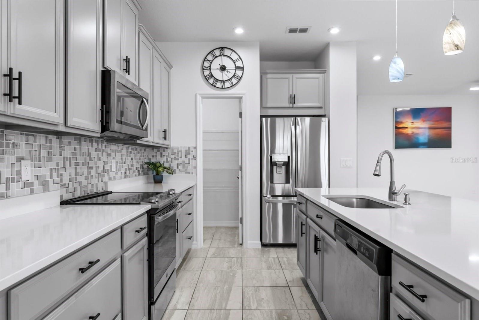 STARWOOD PH N-14 - Residential