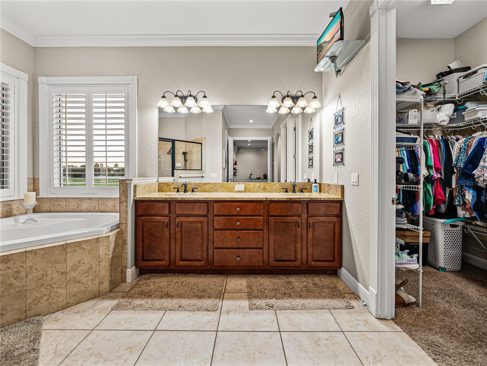 CLASSIC VIEW FARMS - Residential