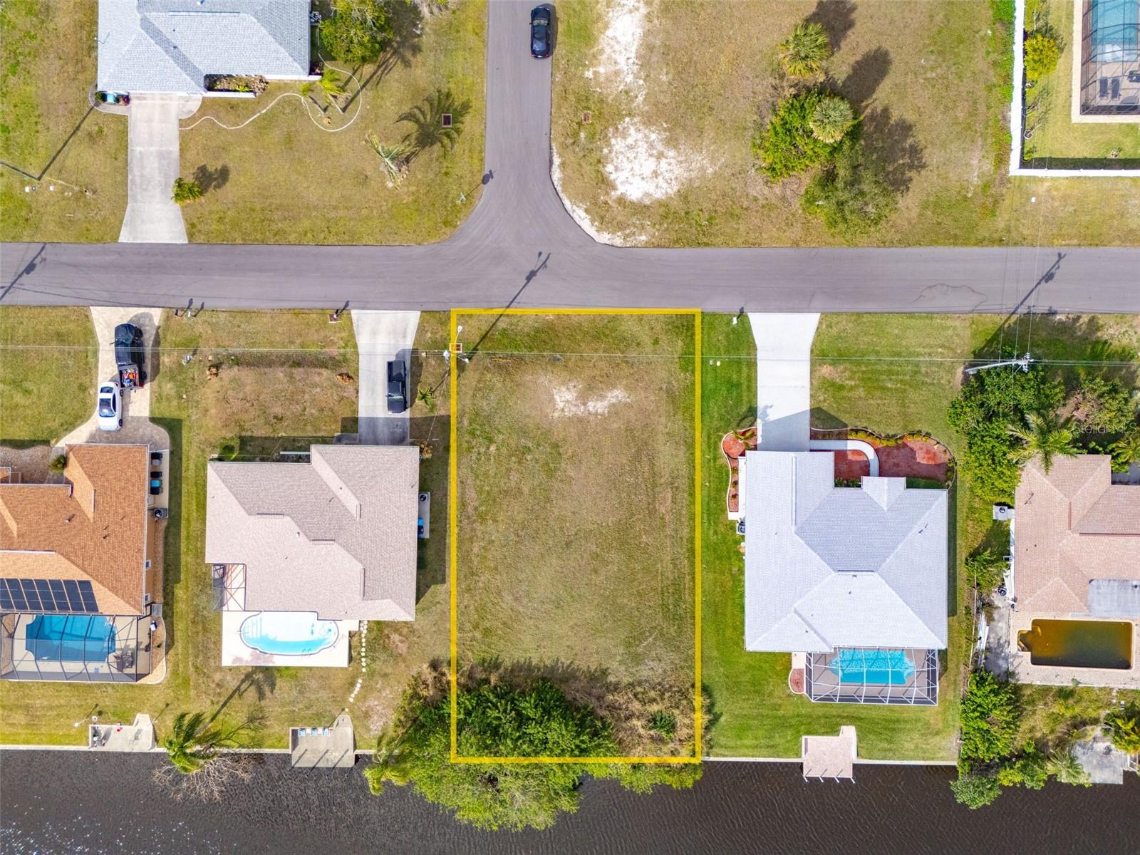 CAPE CORAL - Land