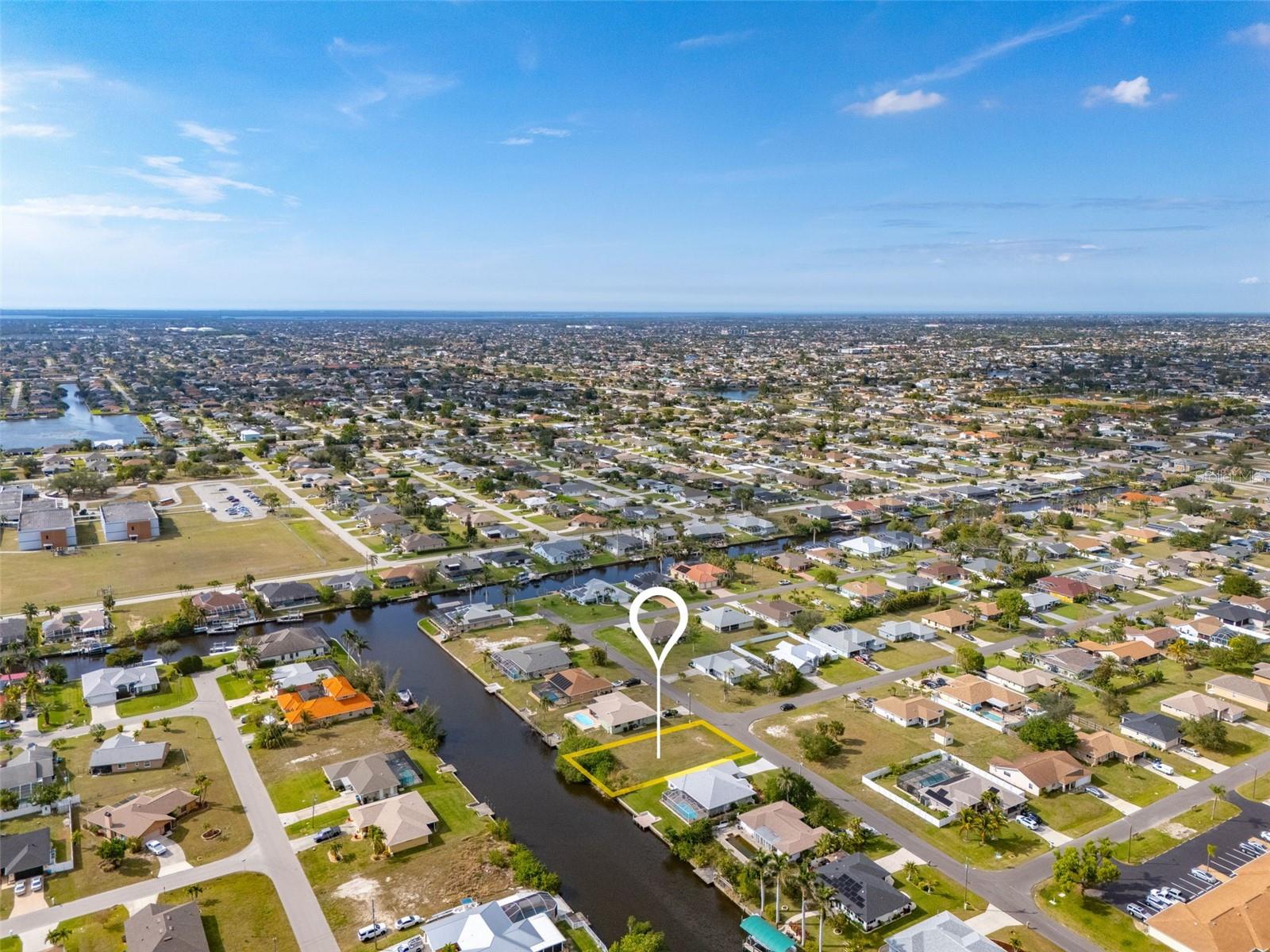CAPE CORAL - Land
