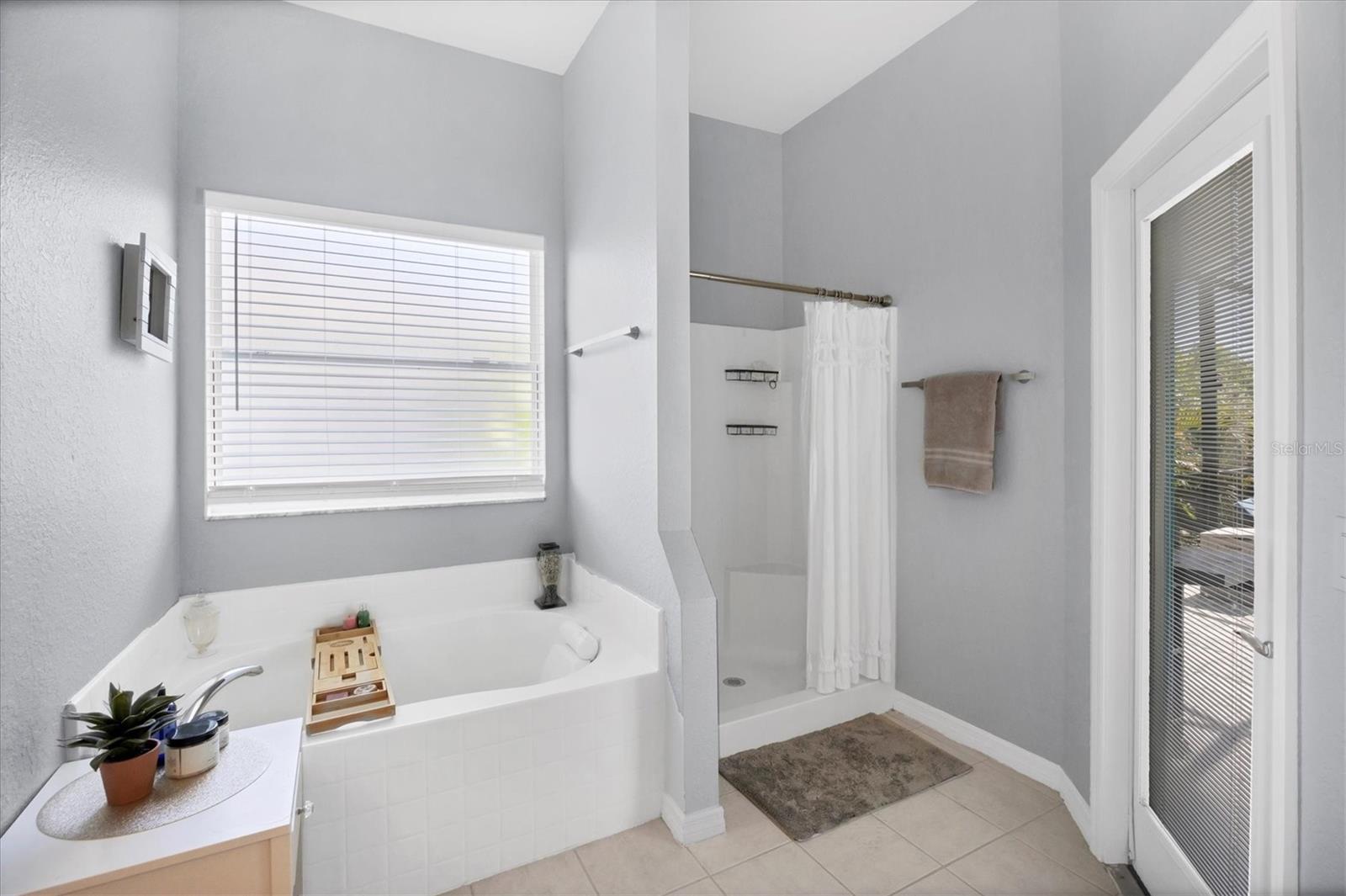 ROTONDA SANDS - Residential