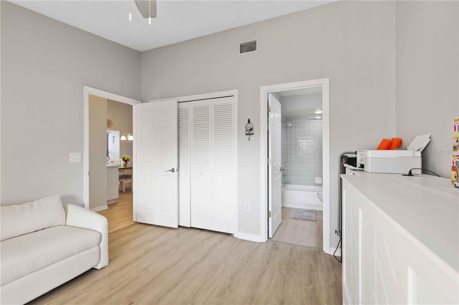 WEYBRIDGE - Residential