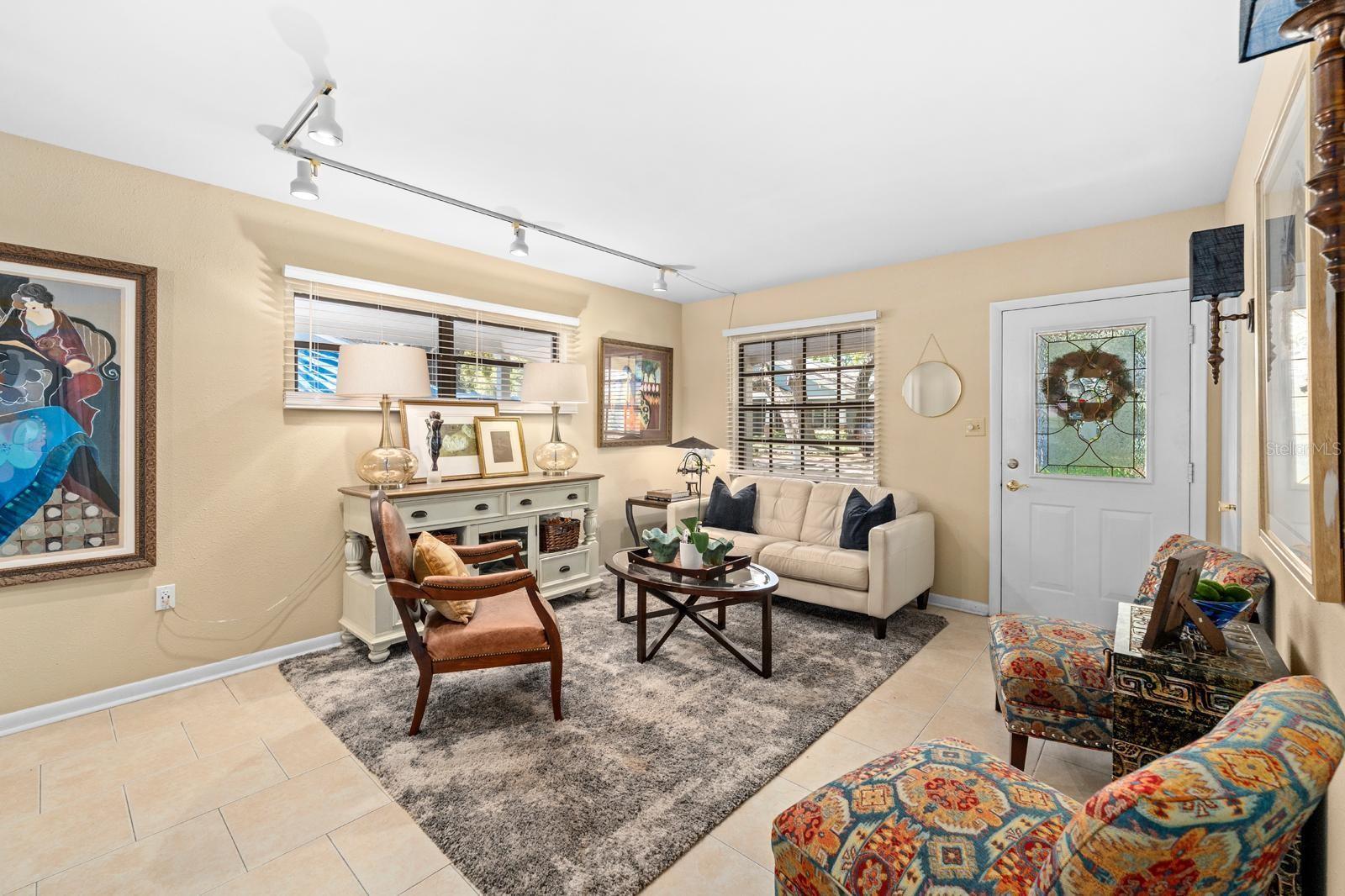 BARR CITY - Residential