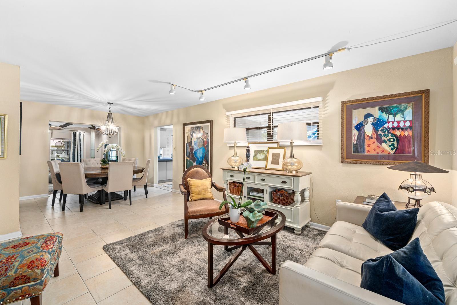 BARR CITY - Residential