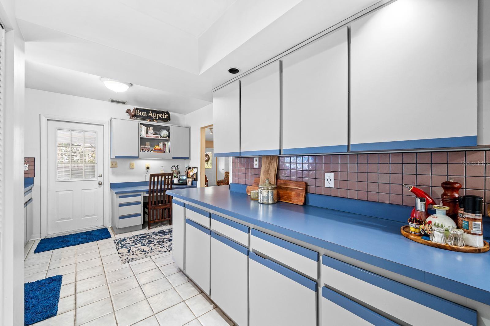 BARR CITY - Residential