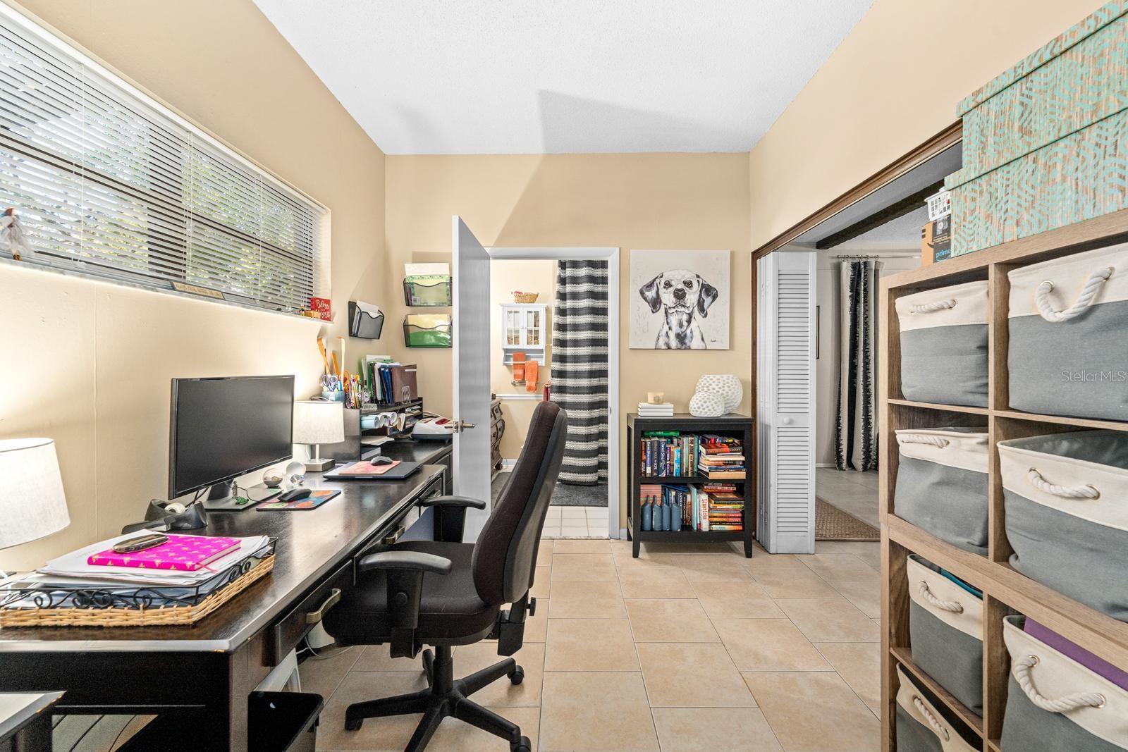 BARR CITY - Residential