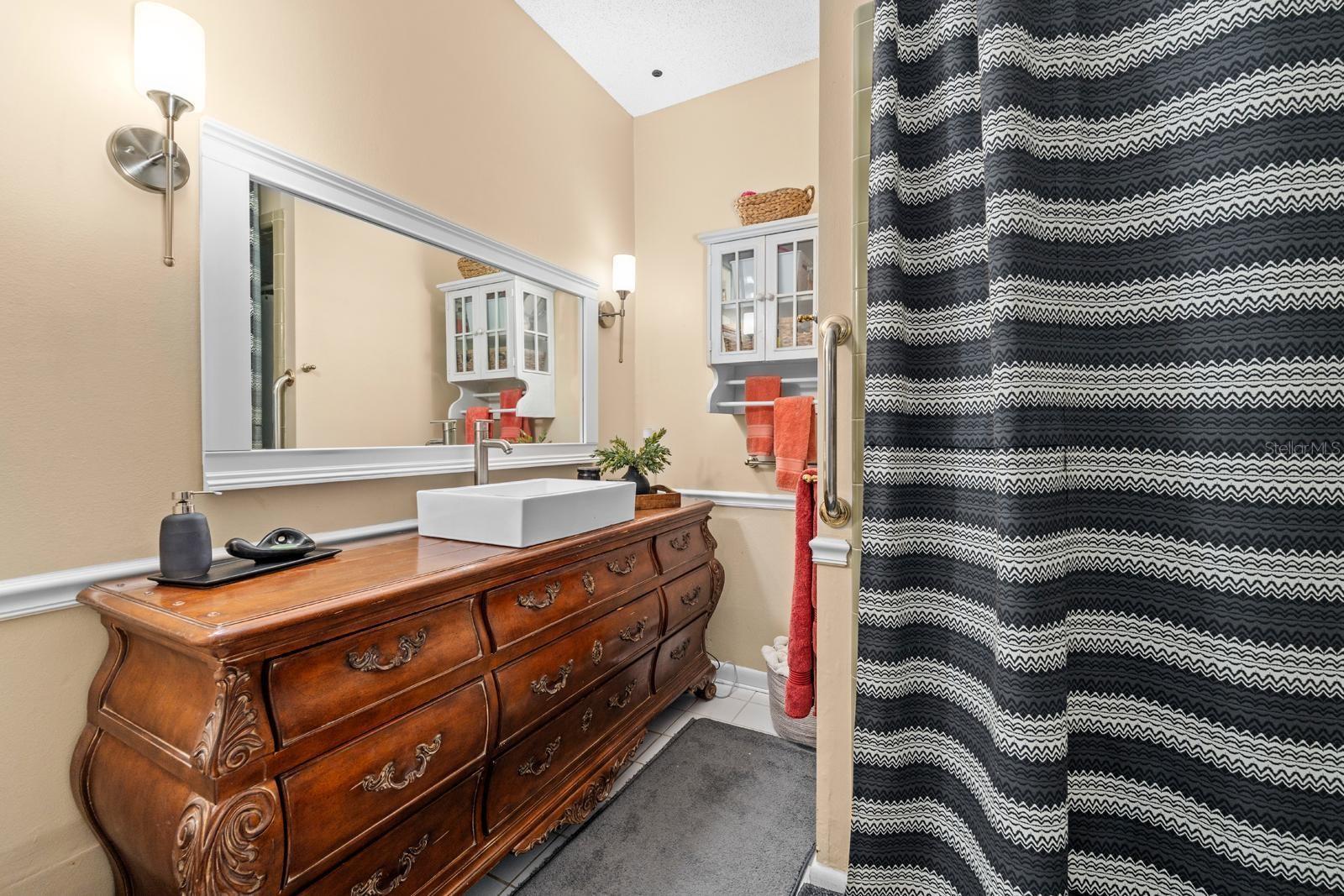 BARR CITY - Residential