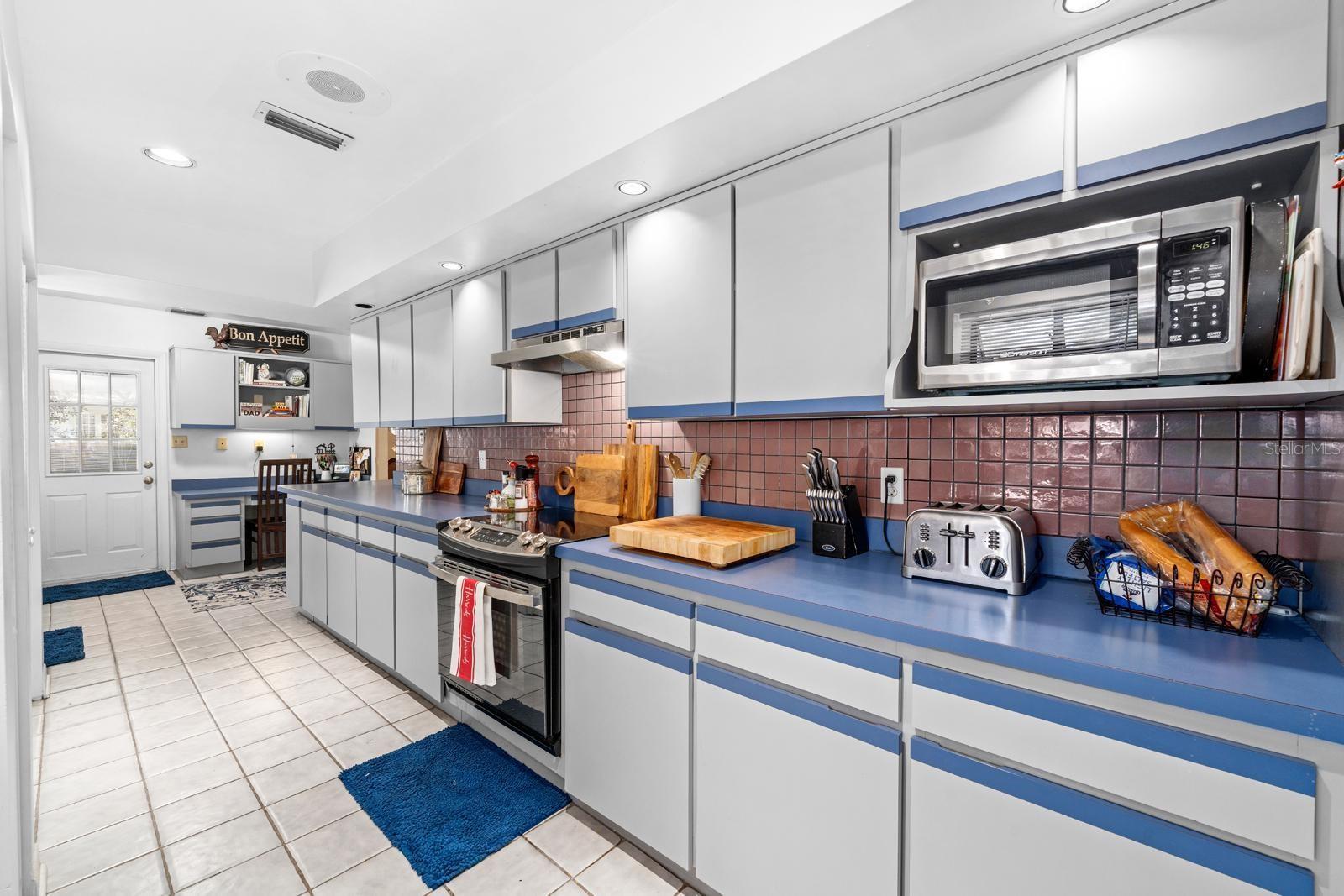 BARR CITY - Residential