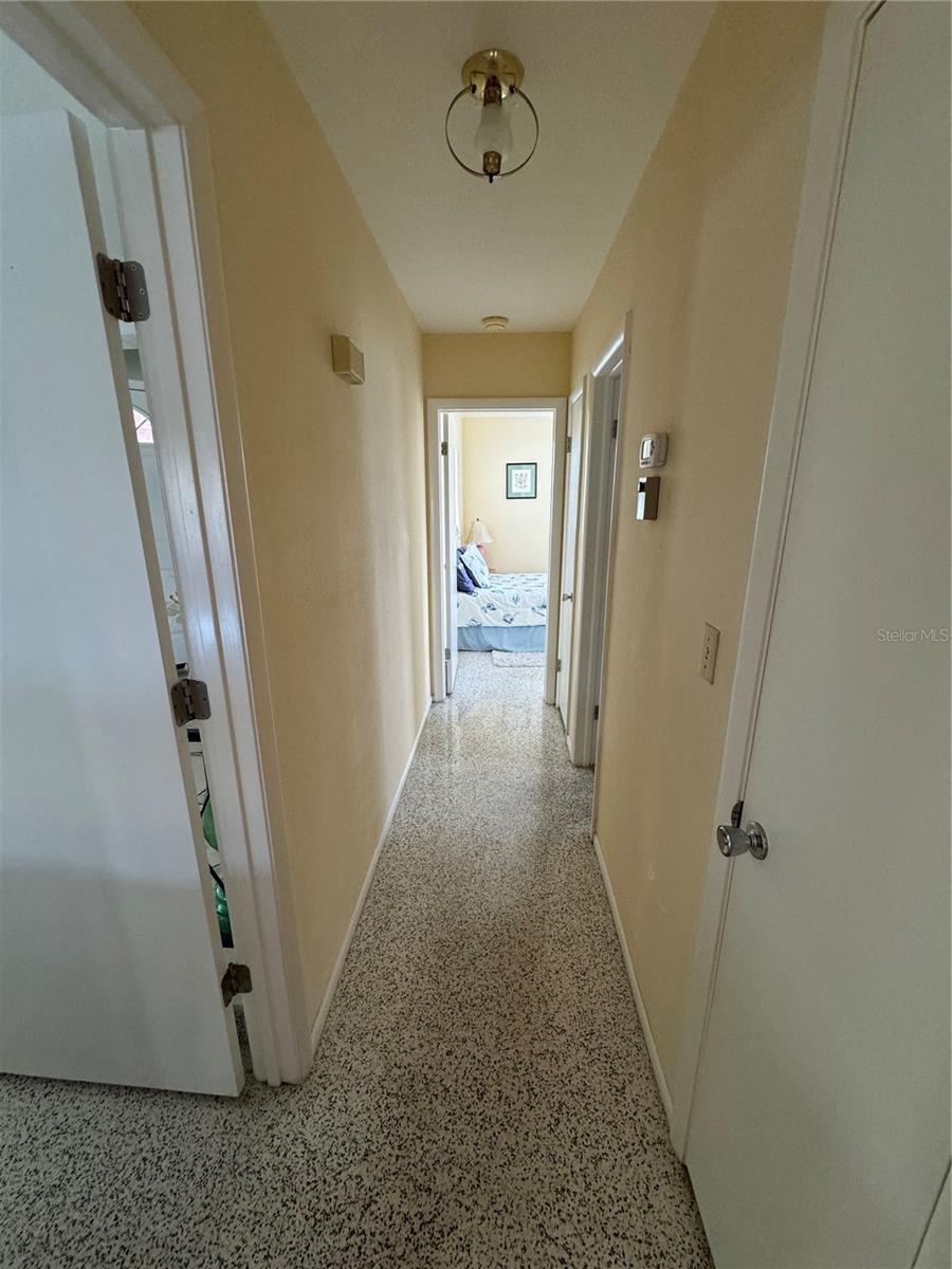 VENICE GARDENS - Residential Lease