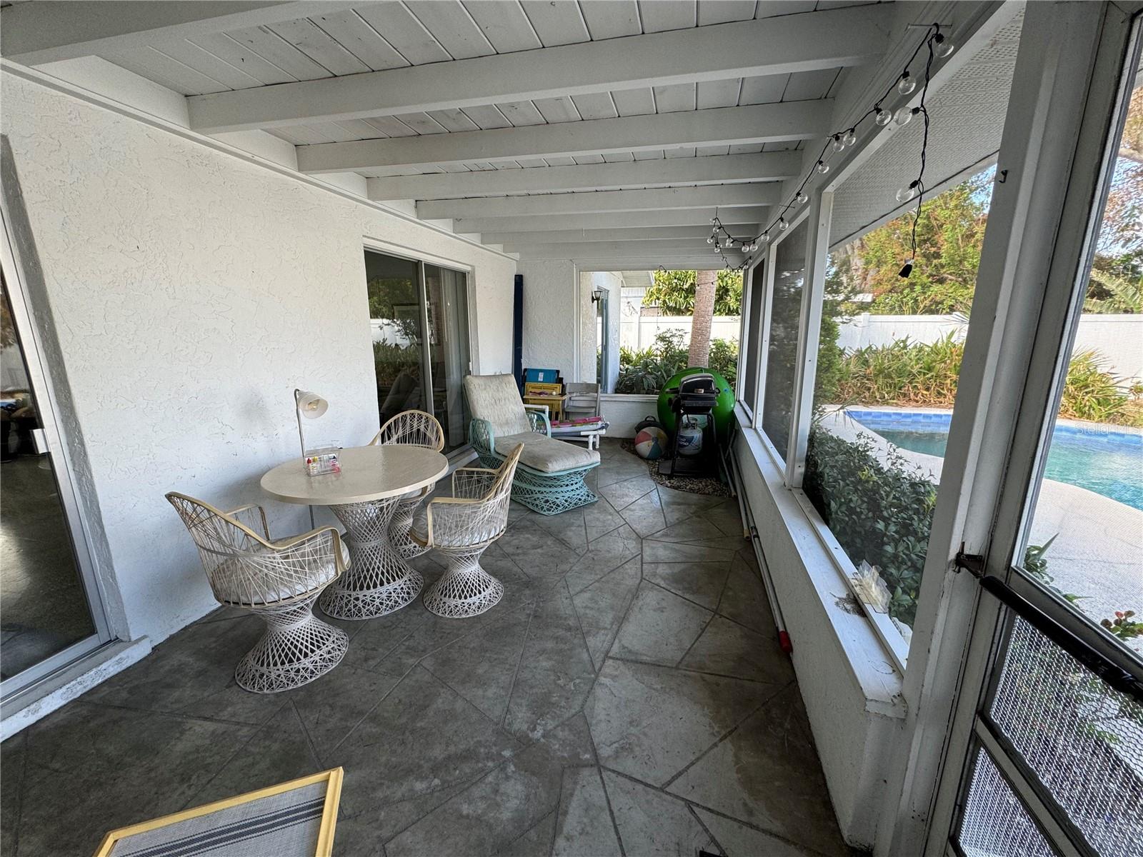 VENICE GARDENS - Residential Lease