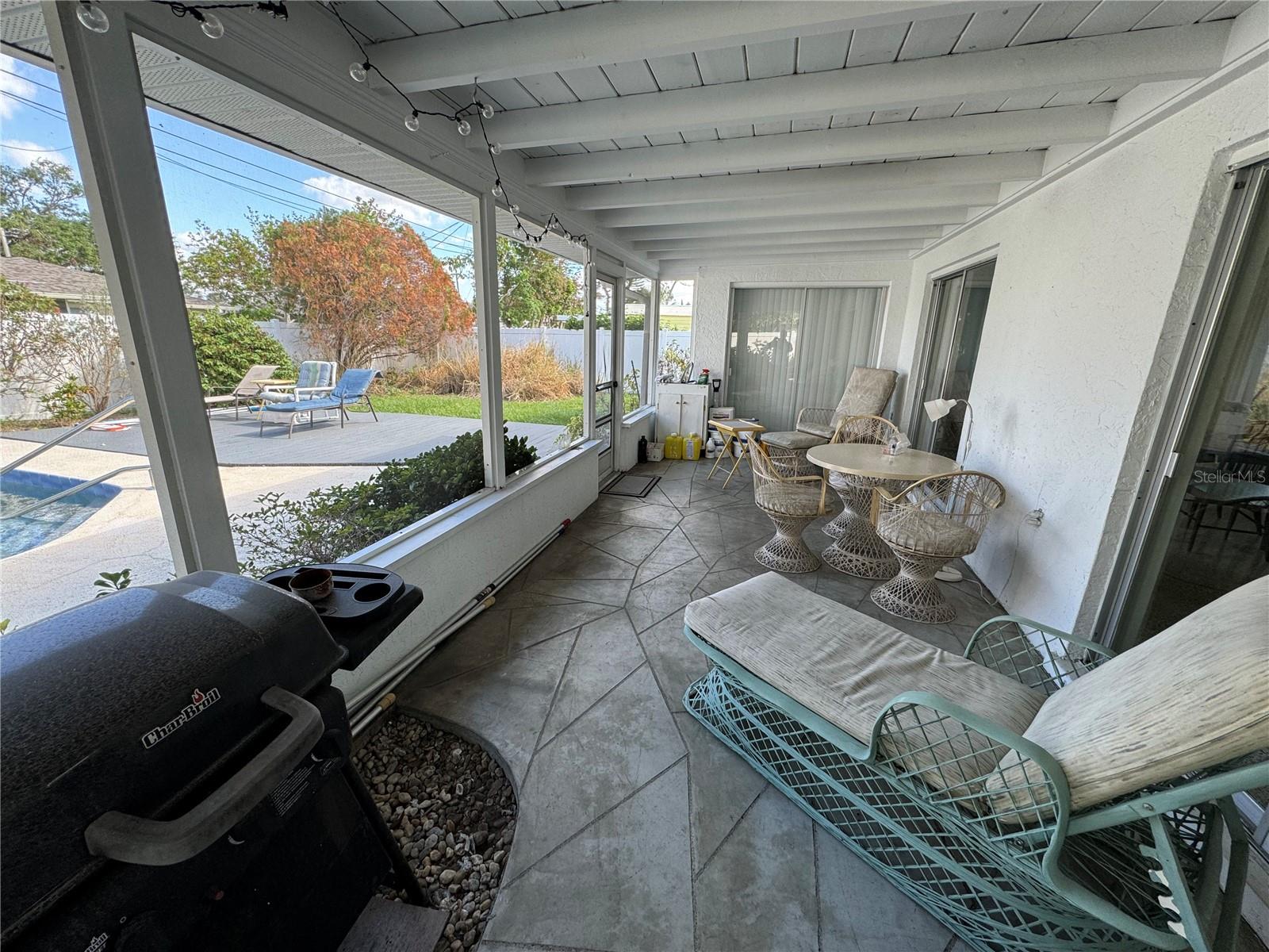 VENICE GARDENS - Residential Lease