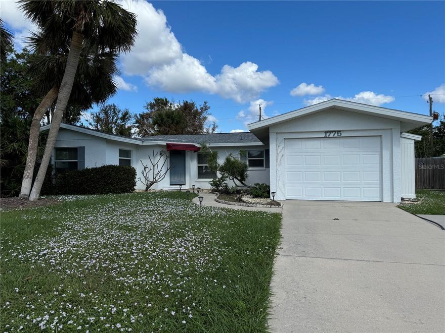 *** SEASONAL RENTAL AVAILABLE JANUARY 2026 - MARCH 2026 ***: Beautiful fully furnished home with an in-ground, private pool located in Venice Gardens, just minutes away from local shops and restaurants. Tenant is responsible for $250 cleaning fee and 13% Florida tourist tax.