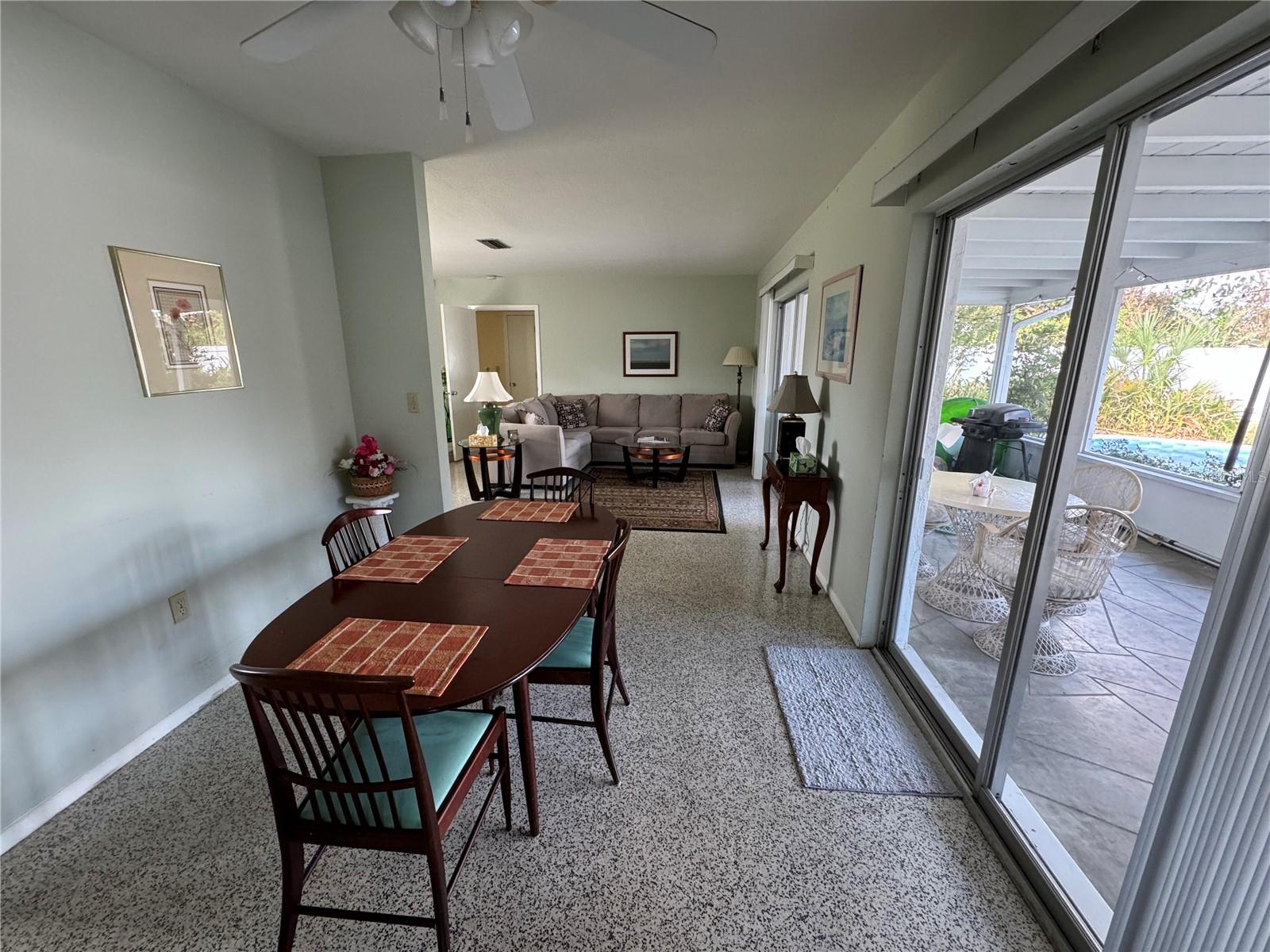 VENICE GARDENS - Residential Lease