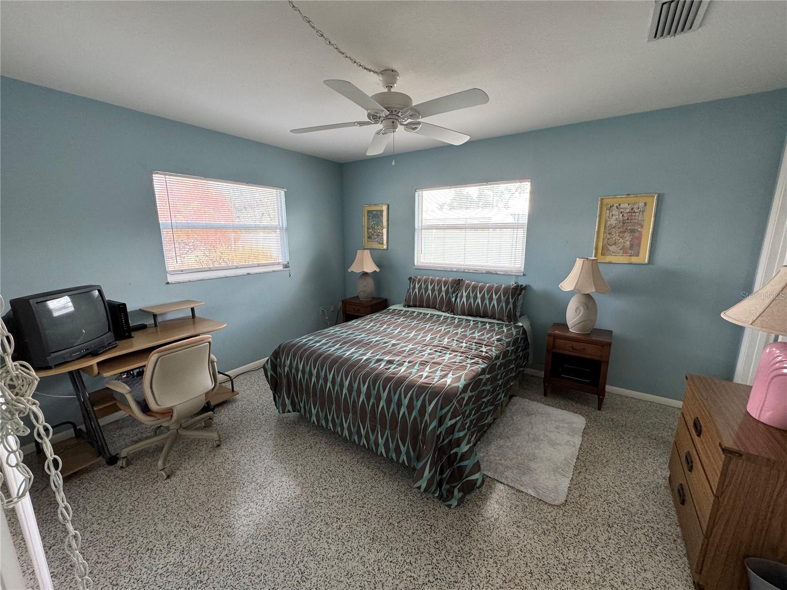 VENICE GARDENS - Residential Lease