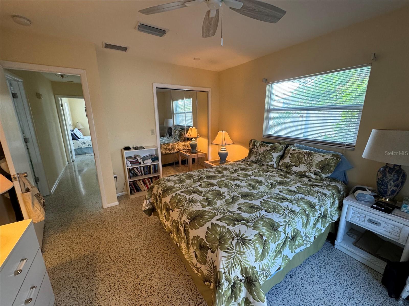 VENICE GARDENS - Residential Lease