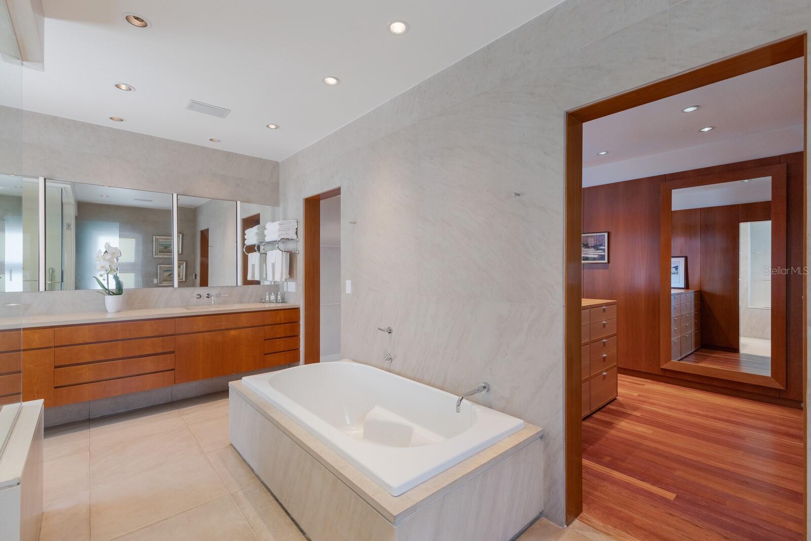 PLACIDA - Residential